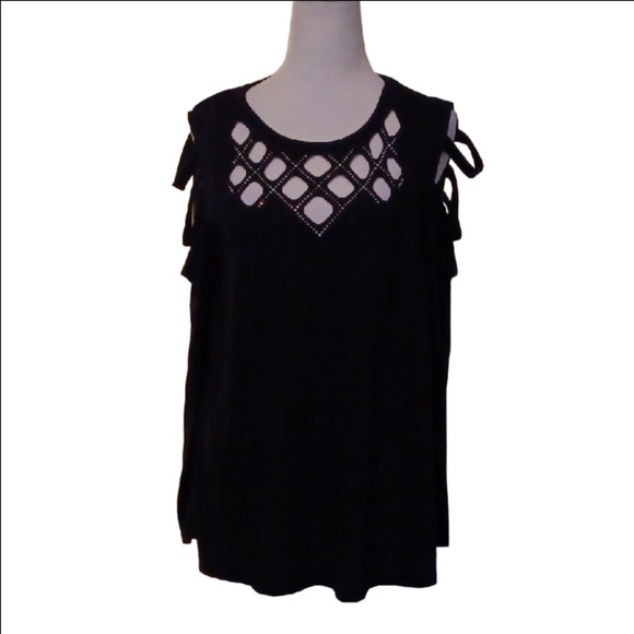 💙🏍Elegant Black Pickaboo Sleeve Top - Picture 4 of 12